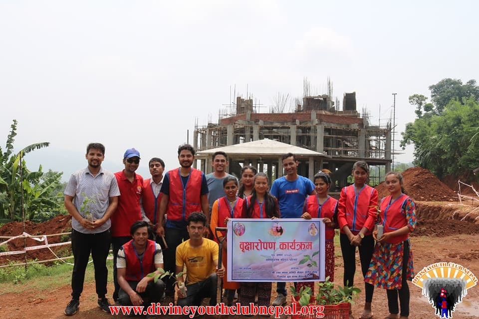 Tree-Plantation-at-Jagadguruttam-Samadhi-Mandir-2076