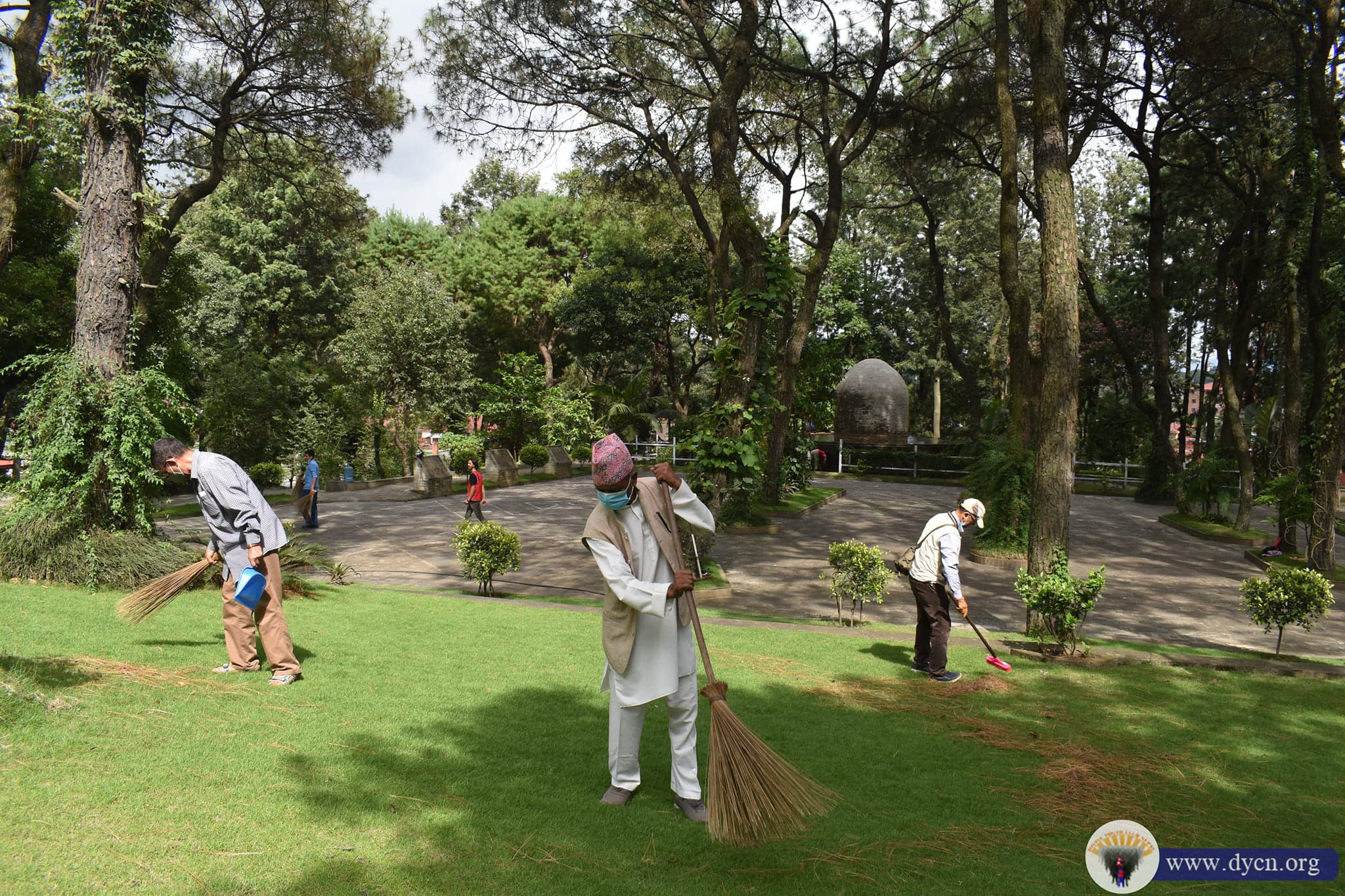 Cleaning Sewa at Kripalu Udhyan, Bankali, Pashupatinath 2078 (2)